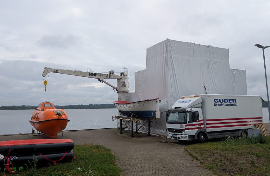 Verhüllungskunst an der Seemannsschule?